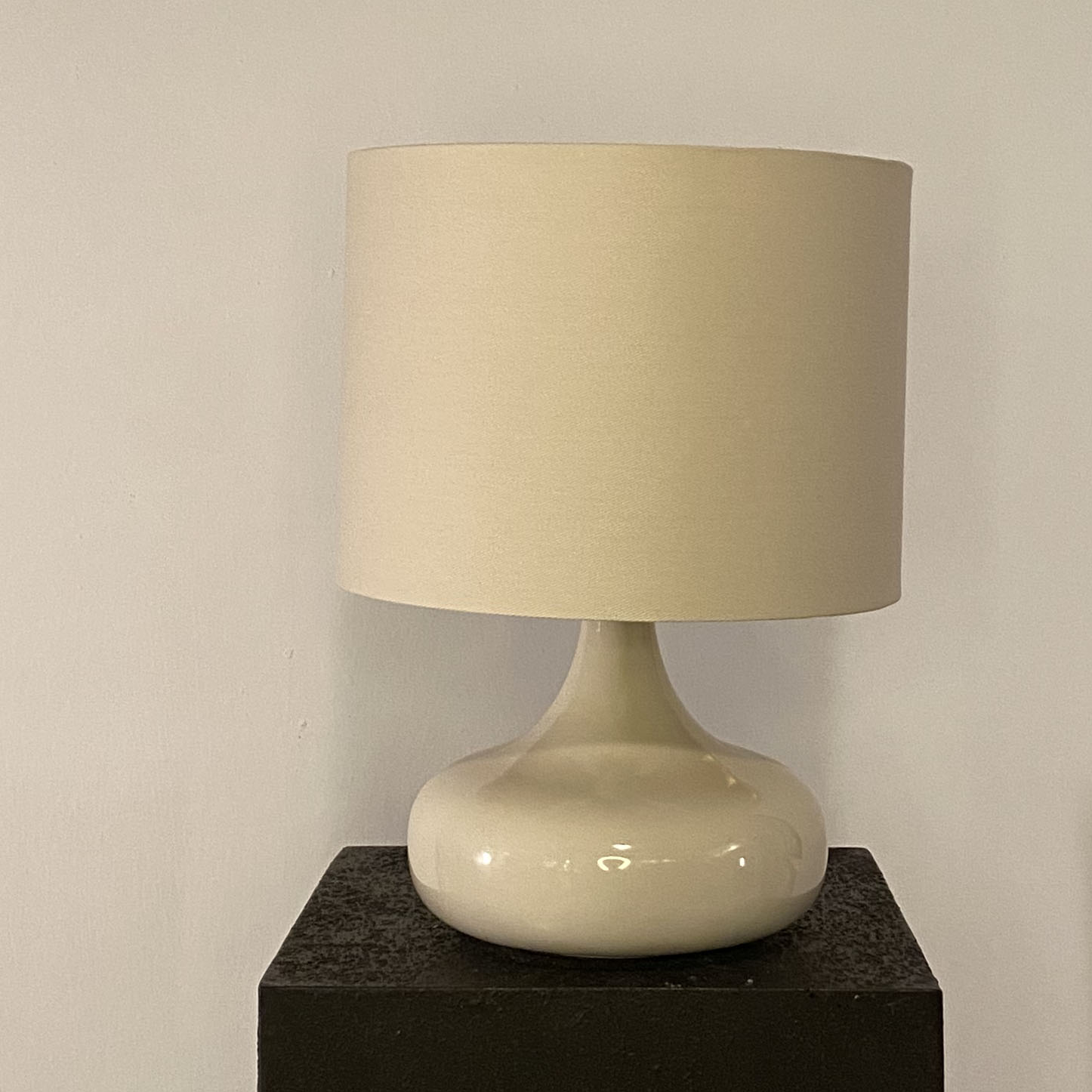 KÜÇÜK SERAMİK TABANLI ABAJUR