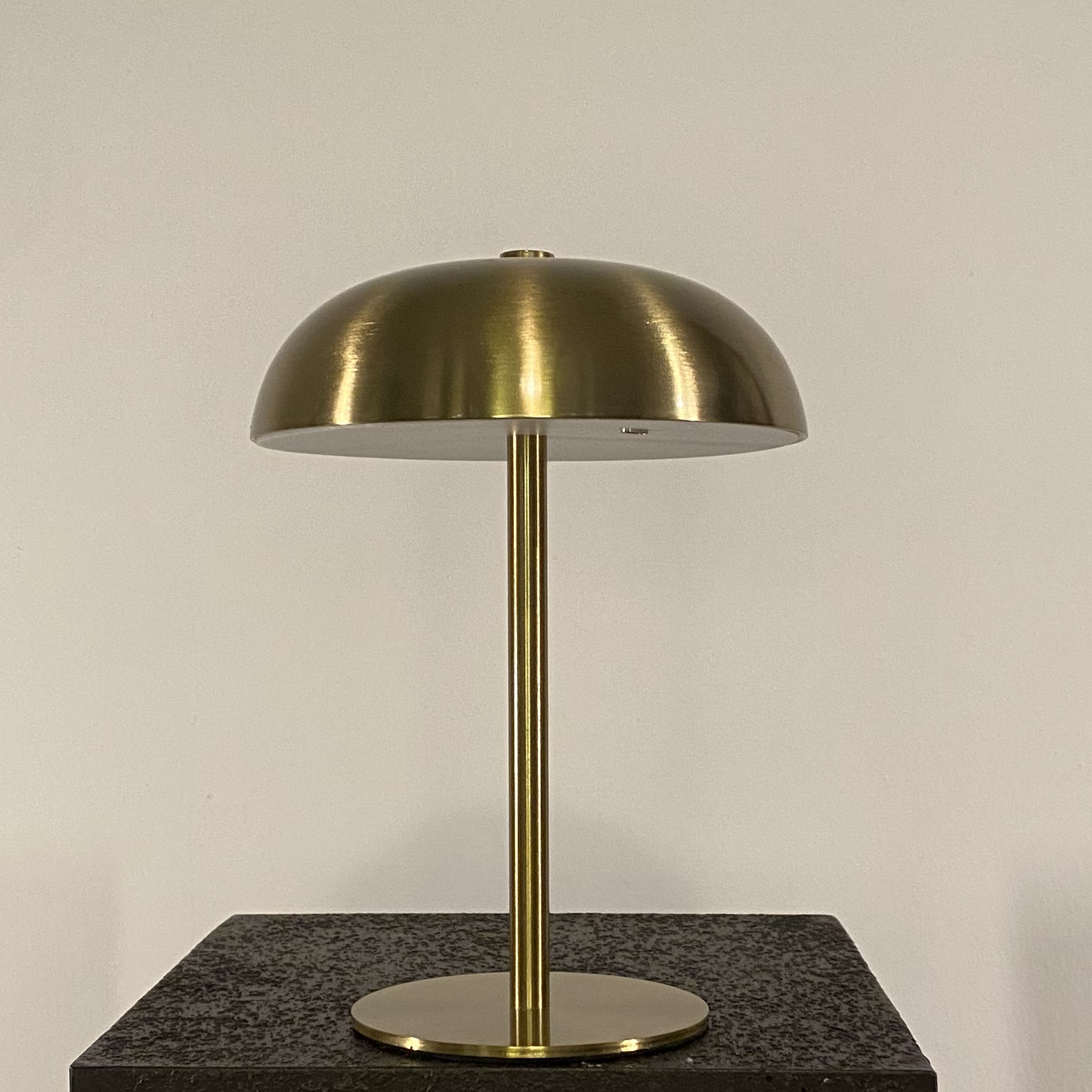 Modern Dokunmatik Ayarlı LED Masa Lambası GOLD