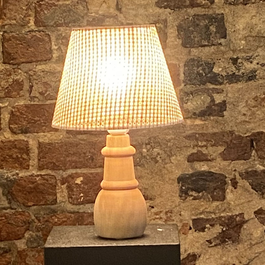 Ahşap Ceviz Abajur Modern Şık Yatak Odası Salon Masa Lambası