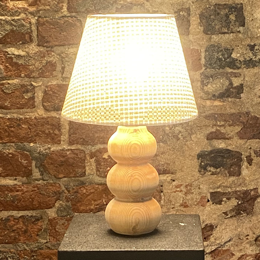 Ahşap Abajur Modern Şık Yatak Odası Salon Masa Lambası (Krem)