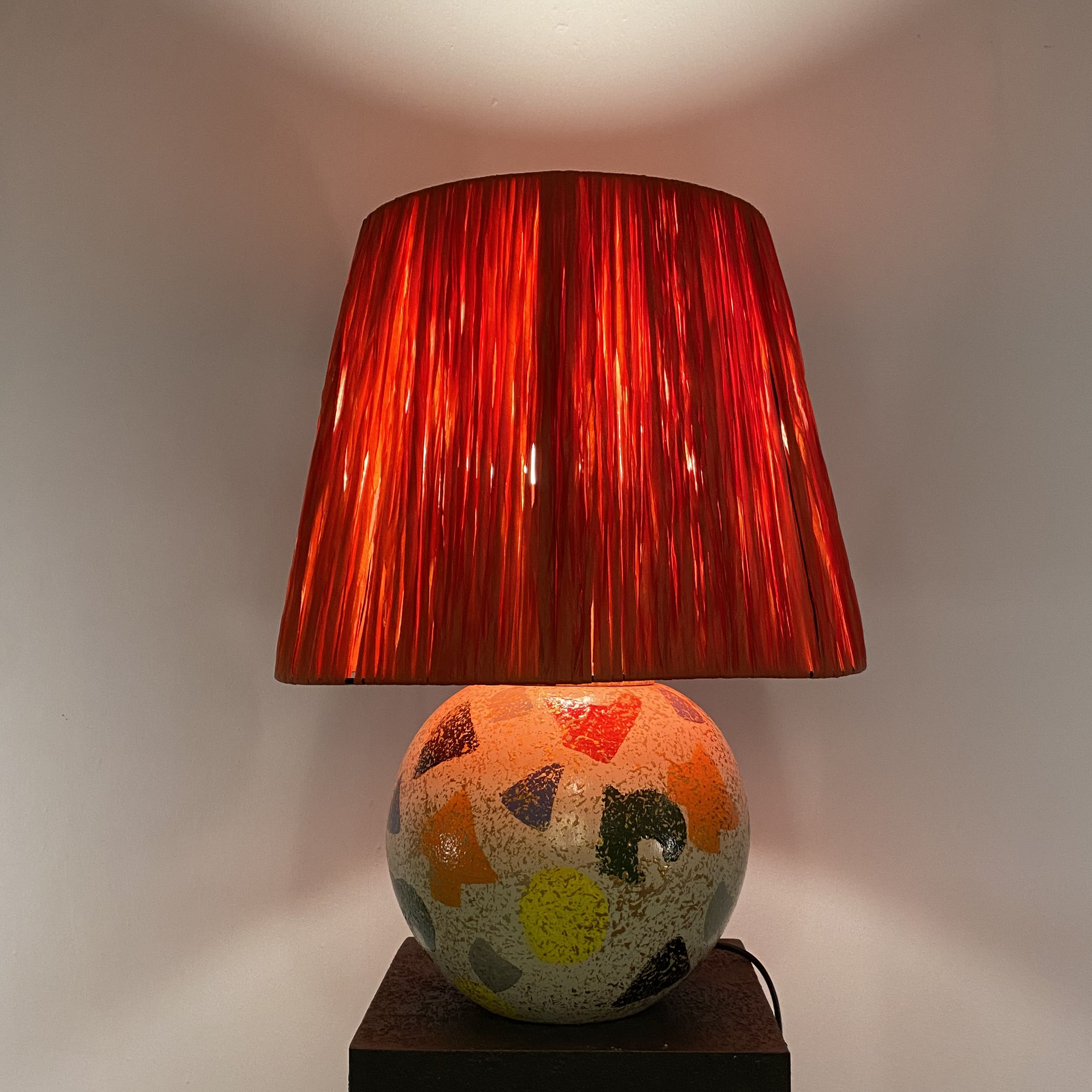 Carte Handmade Turuncu Seramik Abajur – Modern Tasarım, Yerli Üretim, E27 Duy, Uzun Ömürlü ve Çevre Dostu Dekoratif Aydınlatma