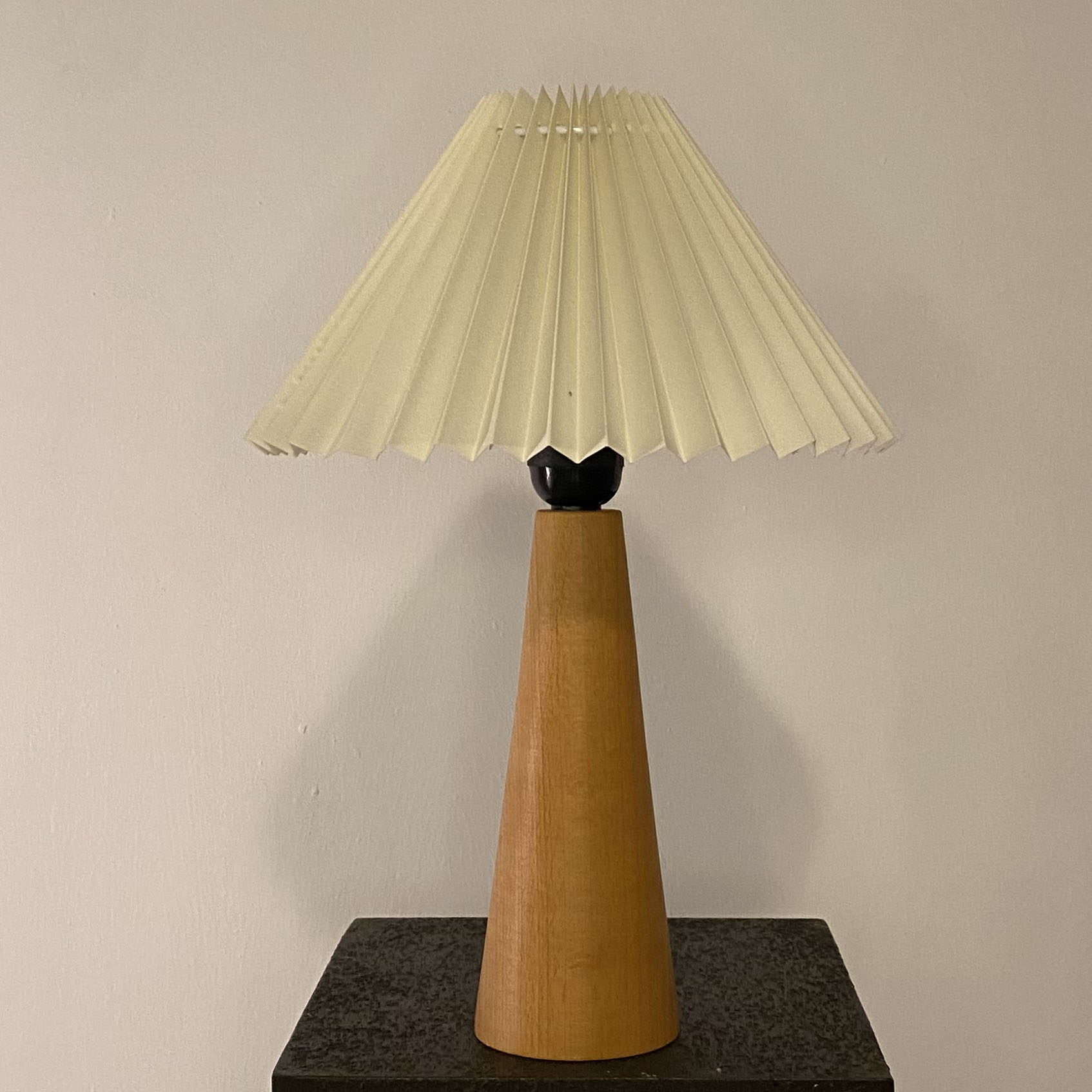 İskandinav Tasarım Pleat Ahşap Abajur