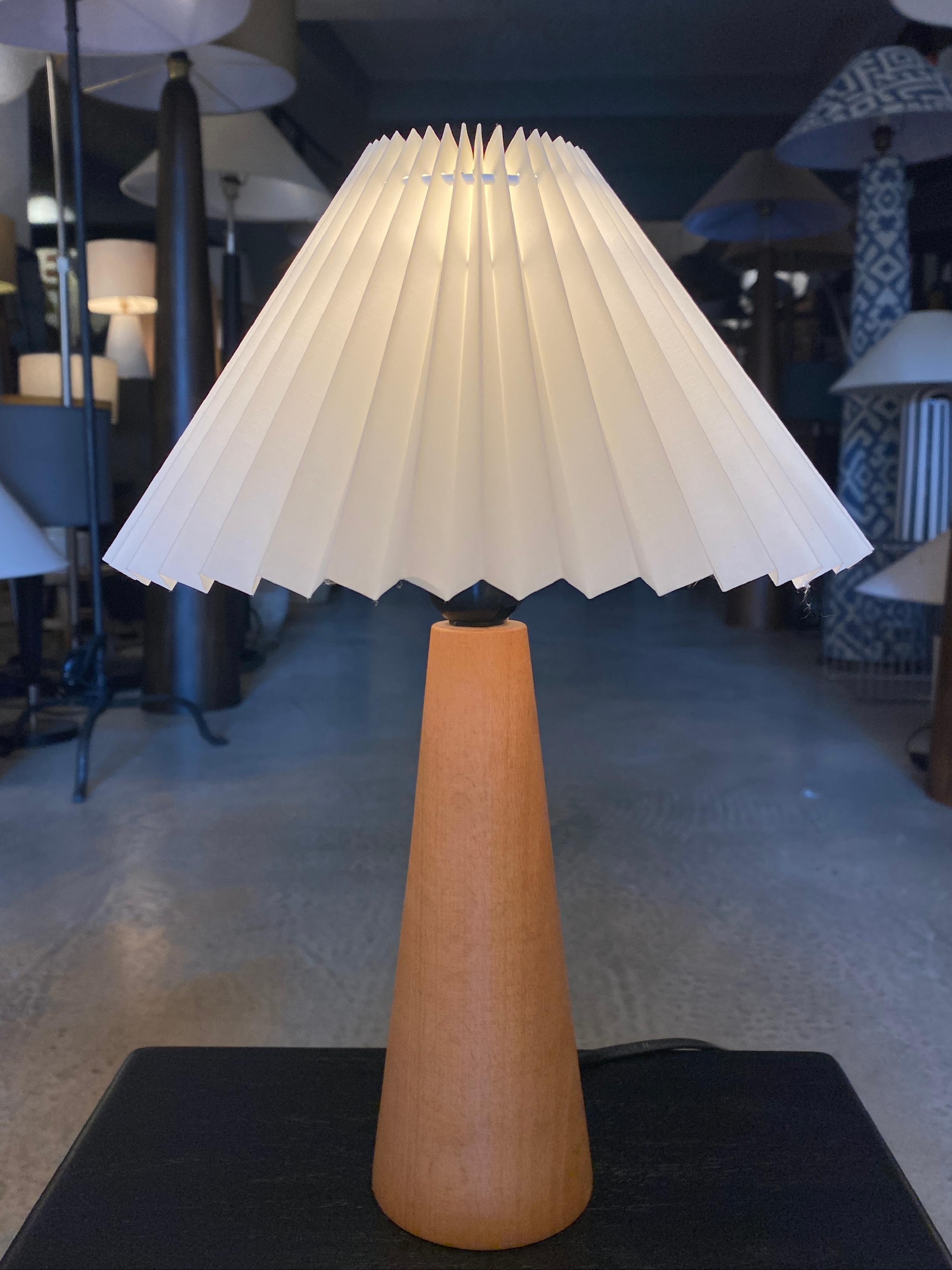 İskandinav Tasarım Pleat Ahşap Abajur