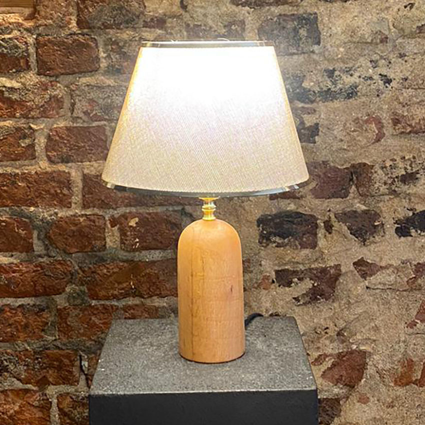 Ahşap Ayaklı Gold Detaylı Kumbeji Abajur