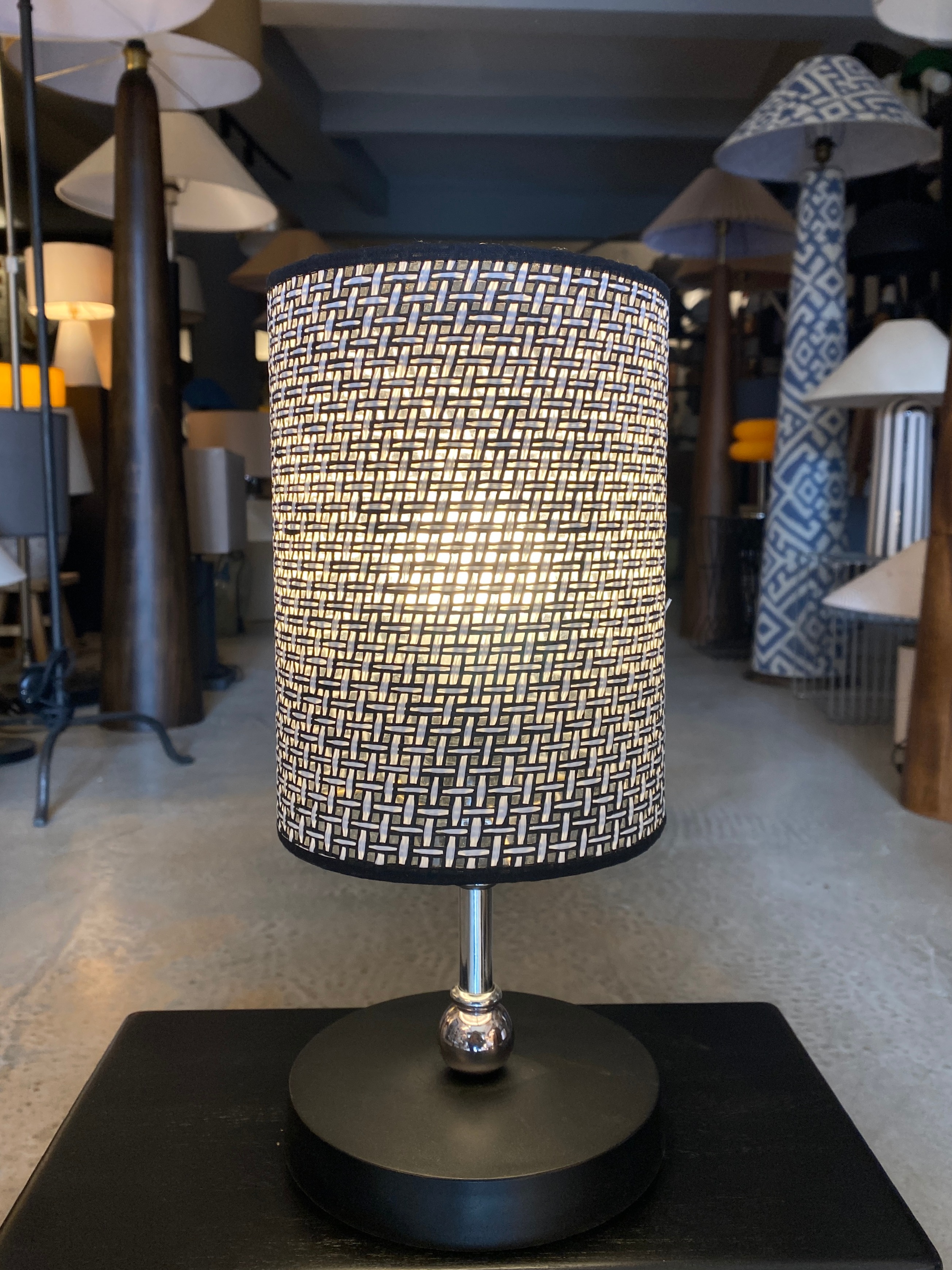 Rattan Gümüş Siyah Silindir Model Gece Ve Masa Lambası