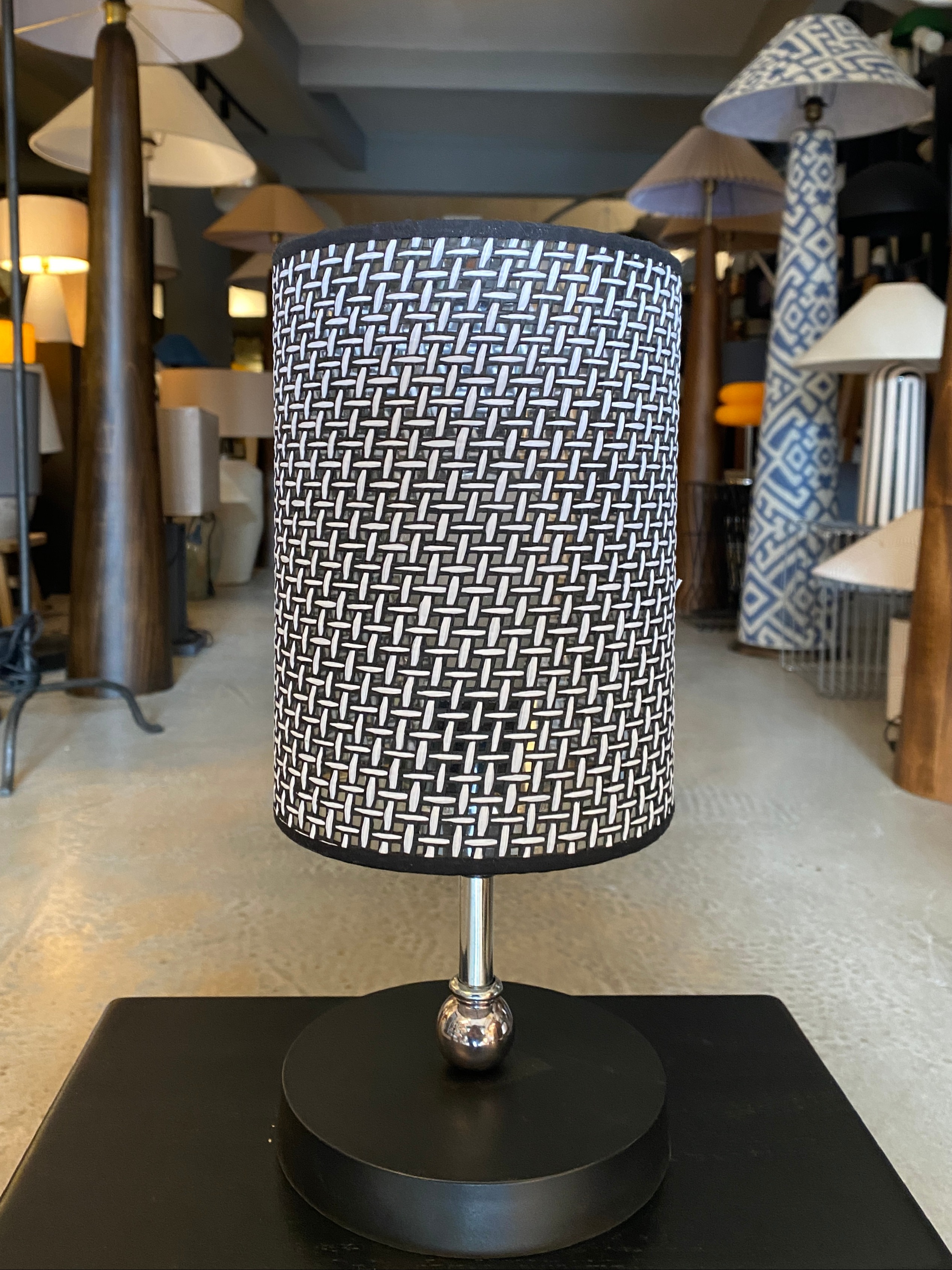 Rattan Gümüş Siyah Silindir Model Gece Ve Masa Lambası