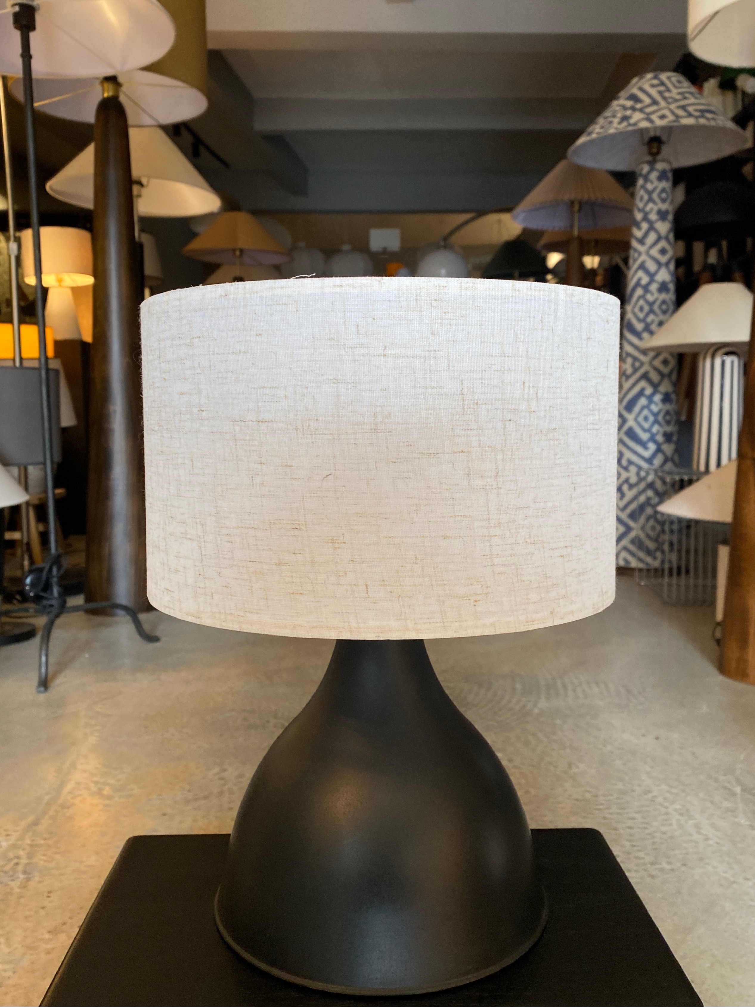 Kona Abajur Silindir Başlıklı Kırçıllı Beyaz - Siyah