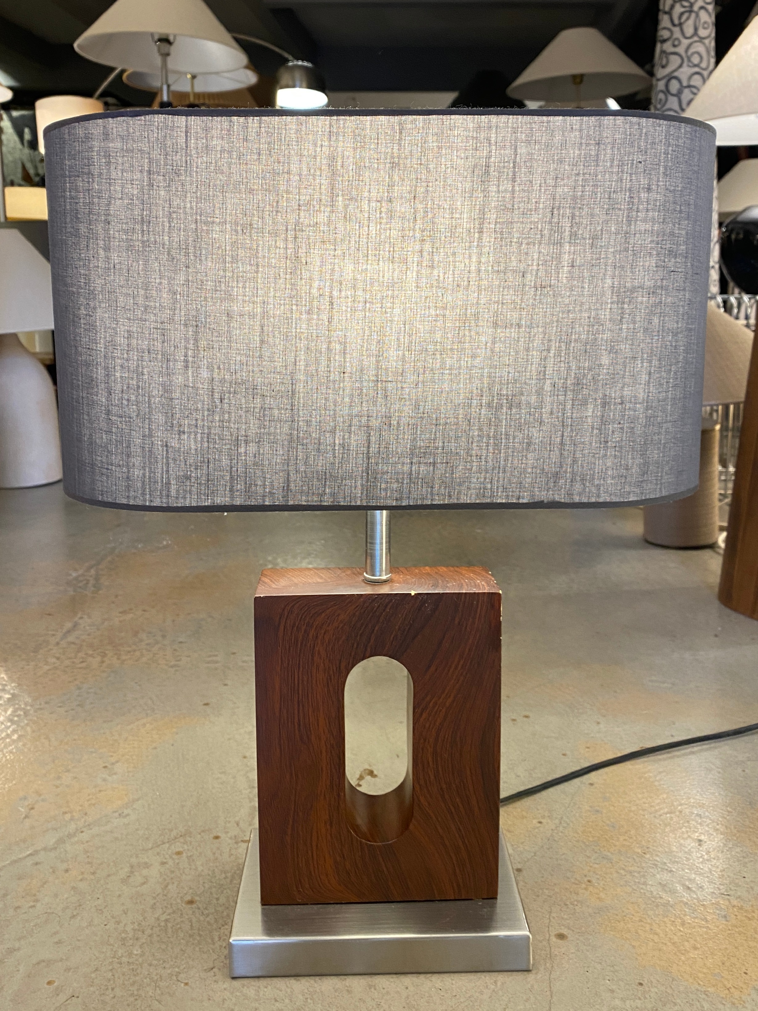 AHŞAP GÖVDELİ ABAJUR