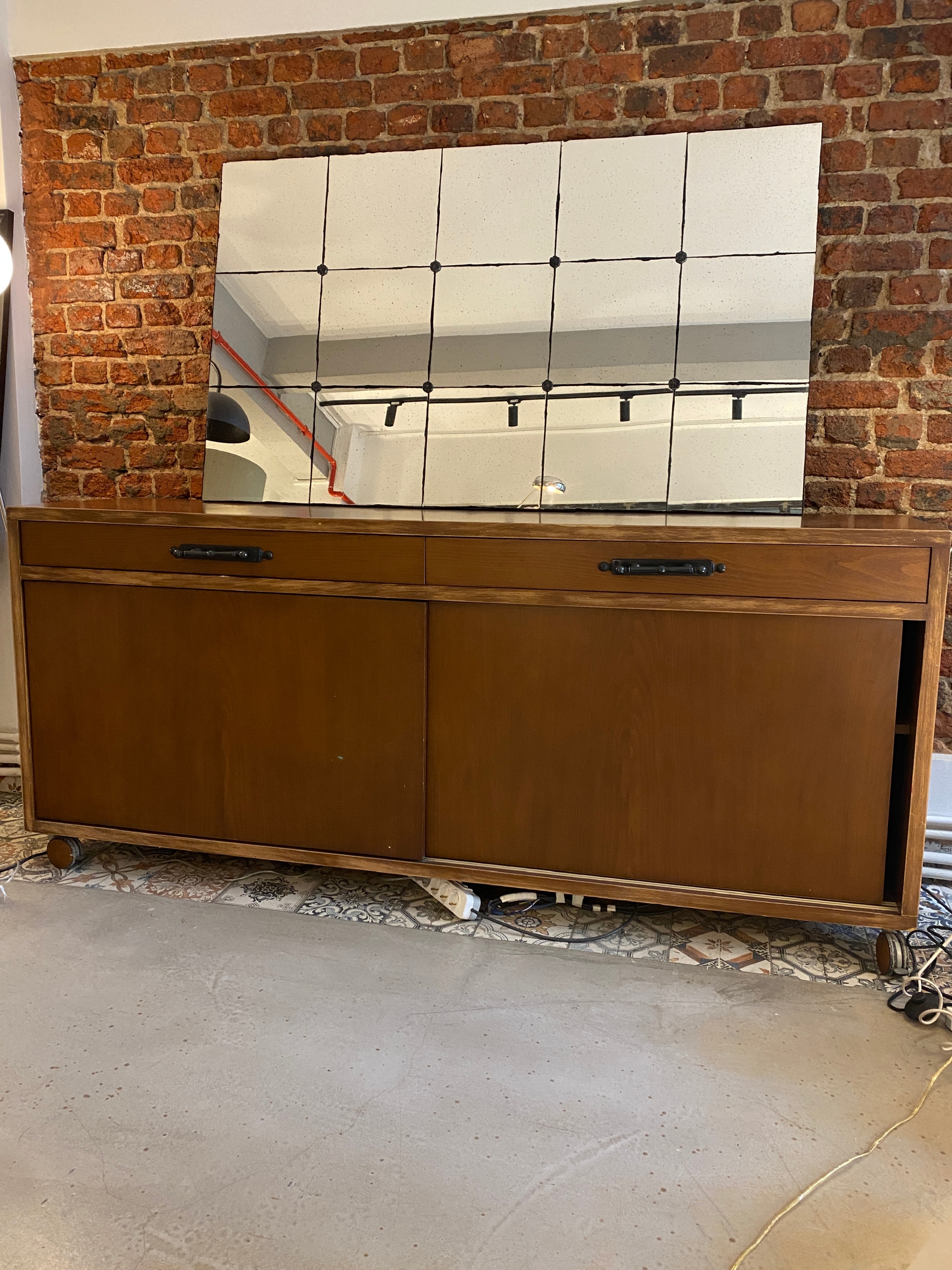 Modern Ahşap Konsol Dolap