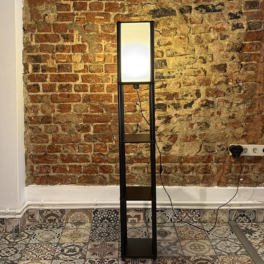 Sakura Raflı Lambader