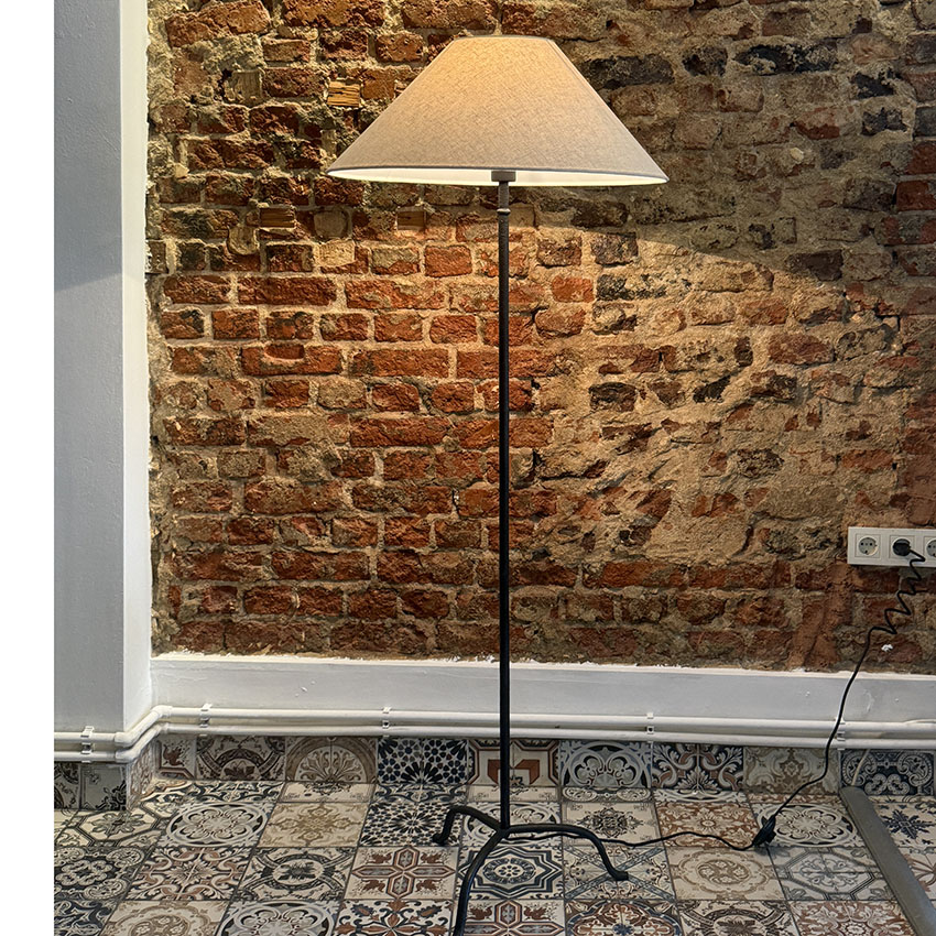 ÜÇ AYAKLI LAMBADER