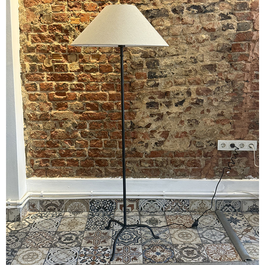 ÜÇ AYAKLI LAMBADER