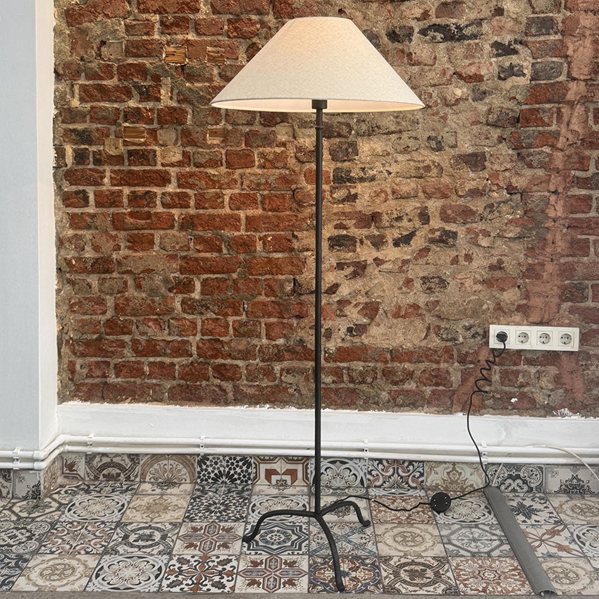 ÜÇ AYAKLI LAMBADER