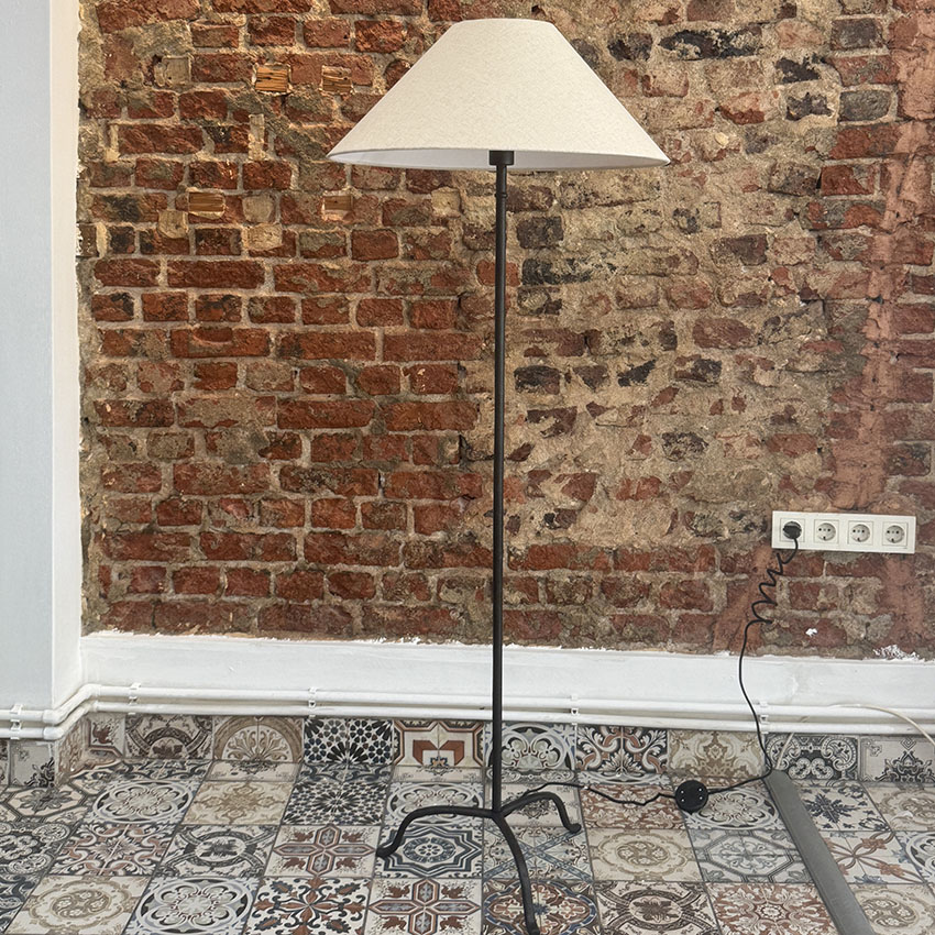 ÜÇ AYAKLI LAMBADER