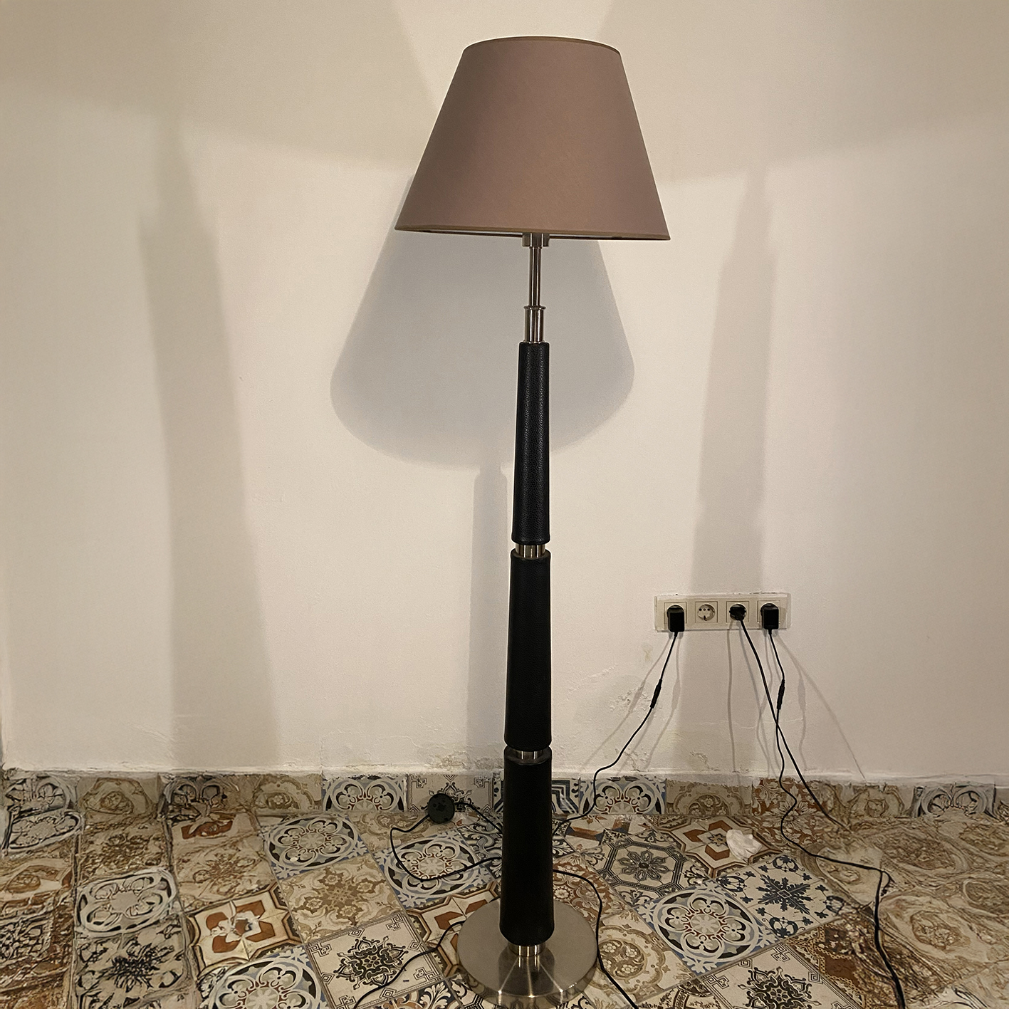 DERİ GÖVDELİ METAL LAMBADER