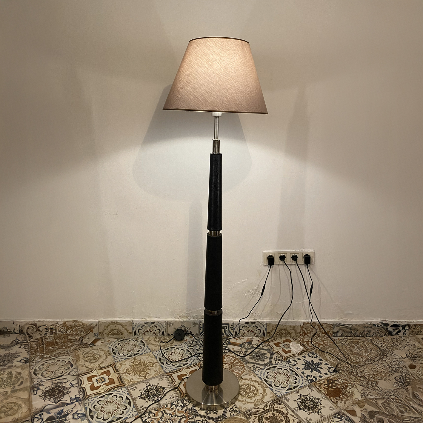 DERİ GÖVDELİ METAL LAMBADER