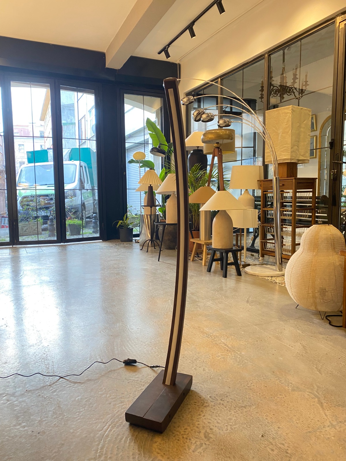 AHŞAP GÖVDELİ BEYAZ LED LAMBADER