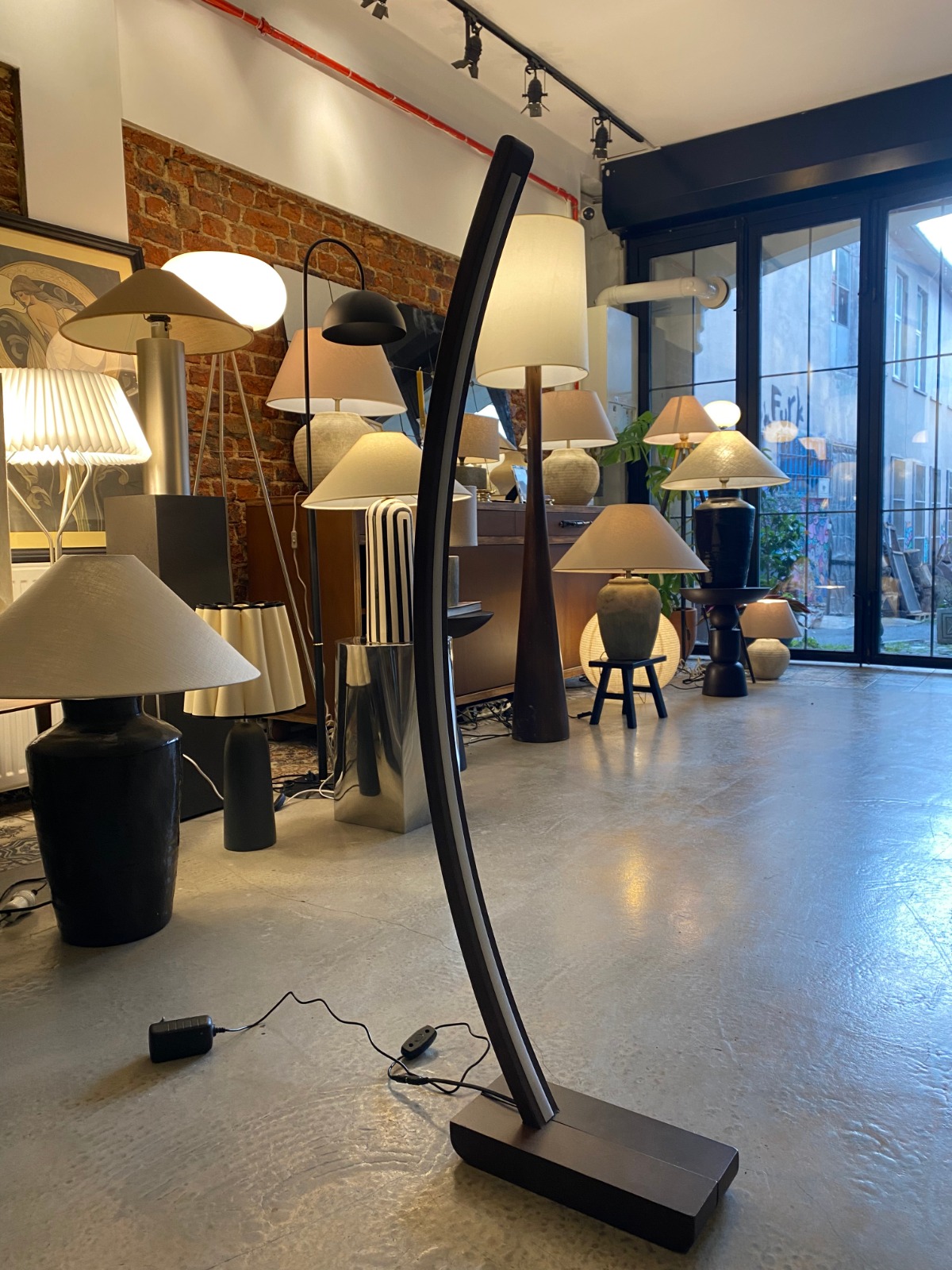 AHŞAP GÖVDELİ BEYAZ LED LAMBADER