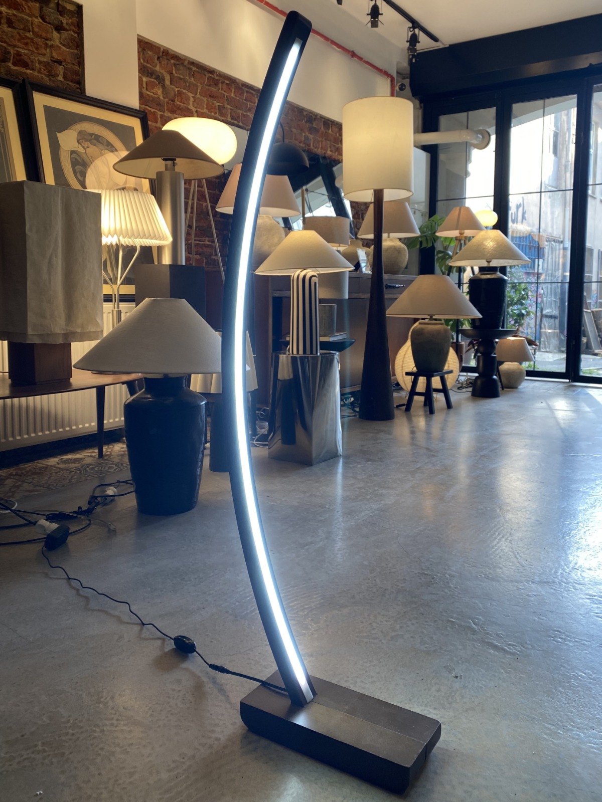 AHŞAP GÖVDELİ BEYAZ LED LAMBADER