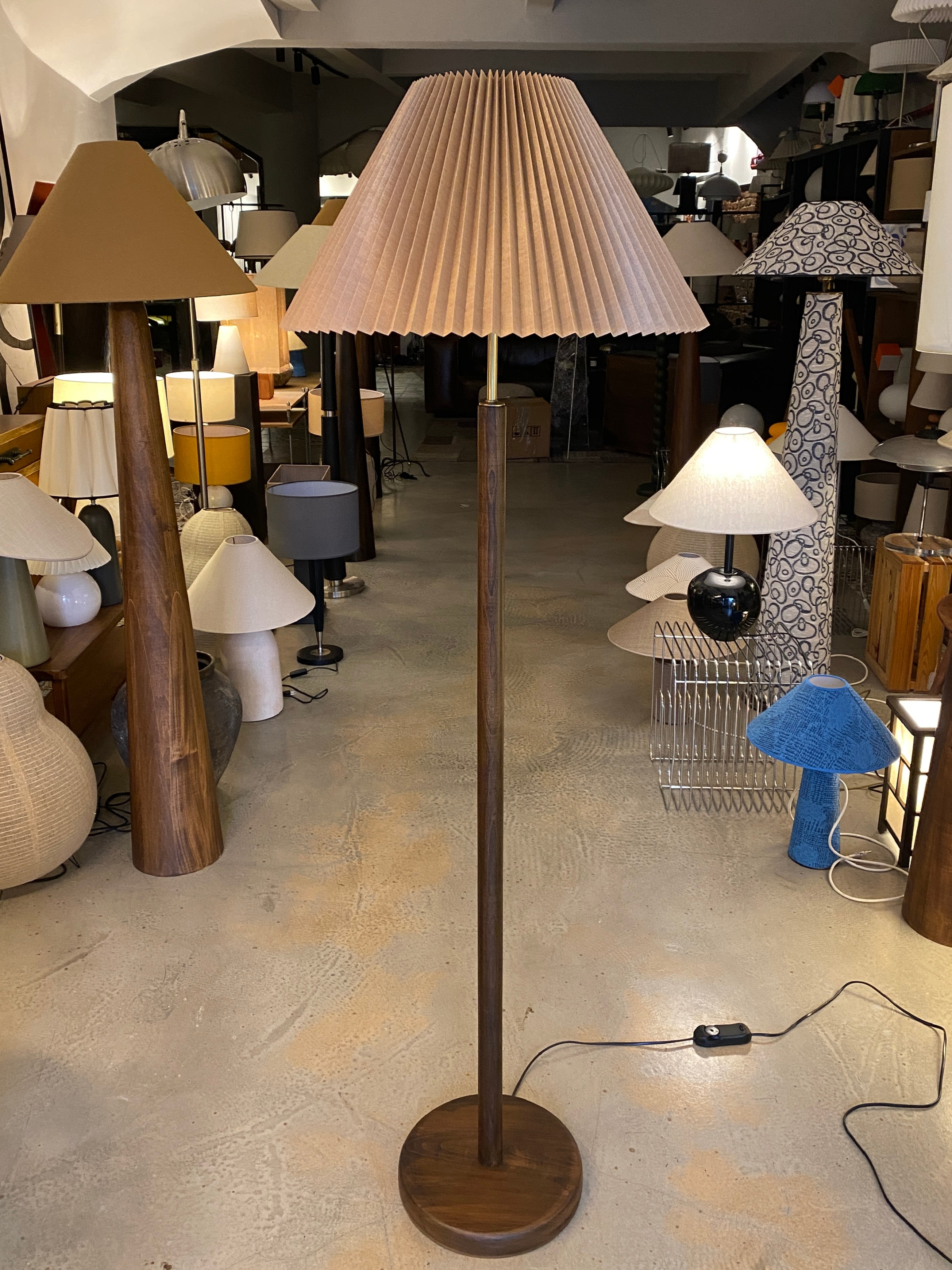 DÜZ BORU AHŞAP AYAK LAMBADER