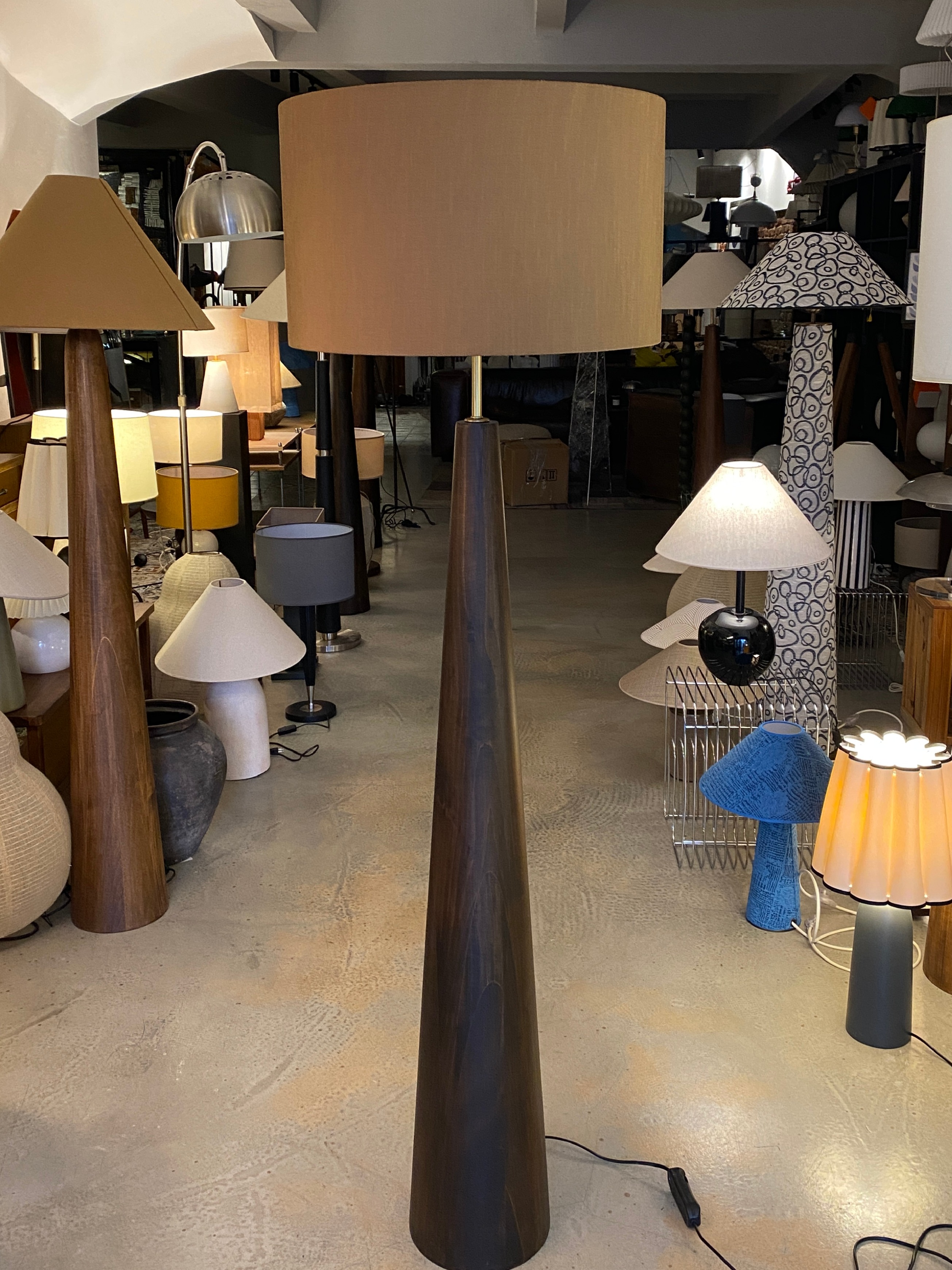 KONİK AHŞAP AYAK LAMBADER