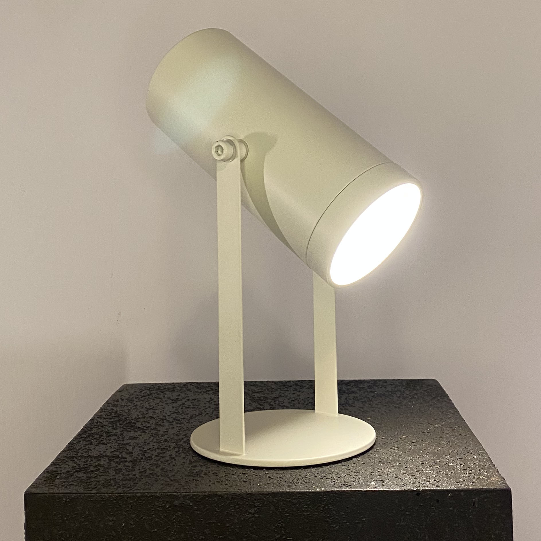 LAMBA | USB ŞARJLI SPOT MASA LAMBASI